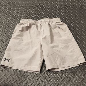 Under Armour grey shorts